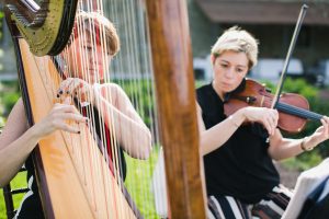 Live music for outdoor ceremony in Tuscany